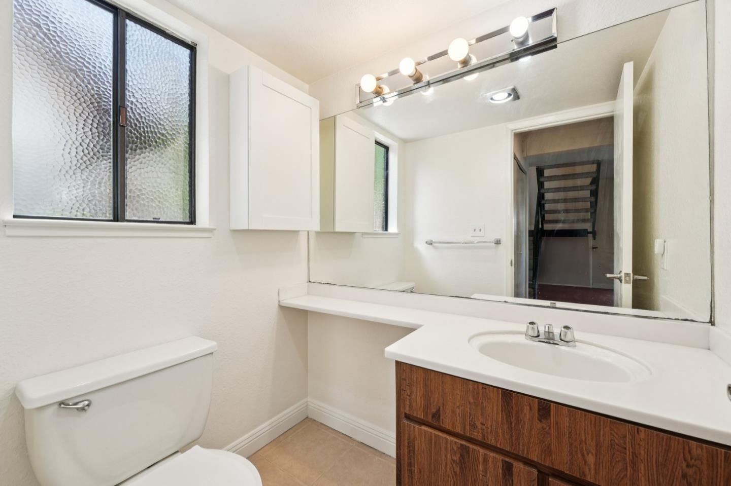 Detail Gallery Image 20 of 28 For 1734 W El Camino Real #1,  Mountain View,  CA 94040 - 2 Beds | 1/1 Baths