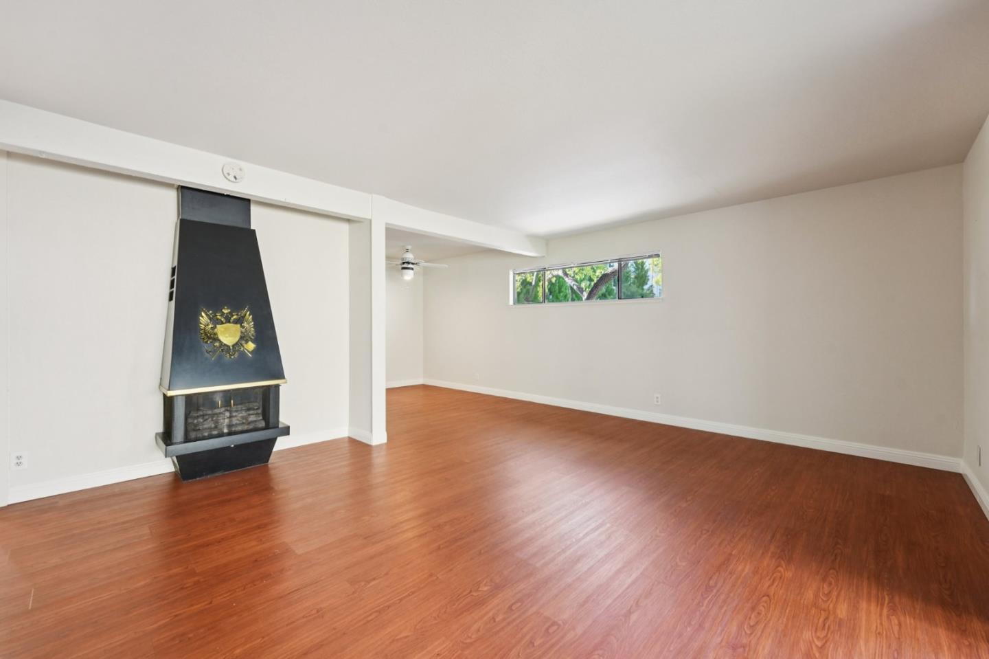 Detail Gallery Image 5 of 28 For 1734 W El Camino Real #1,  Mountain View,  CA 94040 - 2 Beds | 1/1 Baths