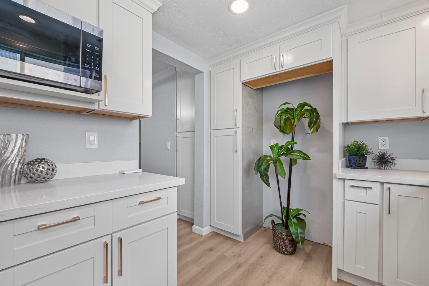 Detail Gallery Image 10 of 41 For 219 Commons Ln, Foster City,  CA 94404 - 2 Beds | 2 Baths