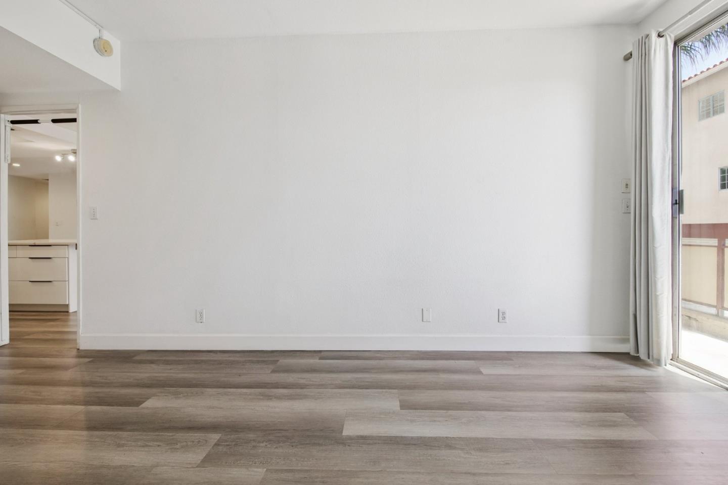 Detail Gallery Image 11 of 16 For 321 S San Vicente Blvd #101,  Los Angeles,  CA 90048 - 1 Beds | 1/1 Baths