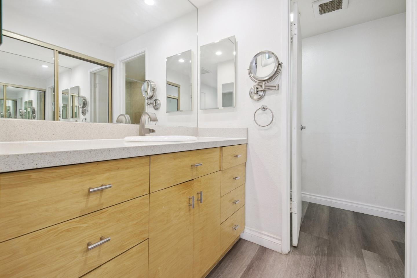 Detail Gallery Image 13 of 16 For 321 S San Vicente Blvd #101,  Los Angeles,  CA 90048 - 1 Beds | 1/1 Baths