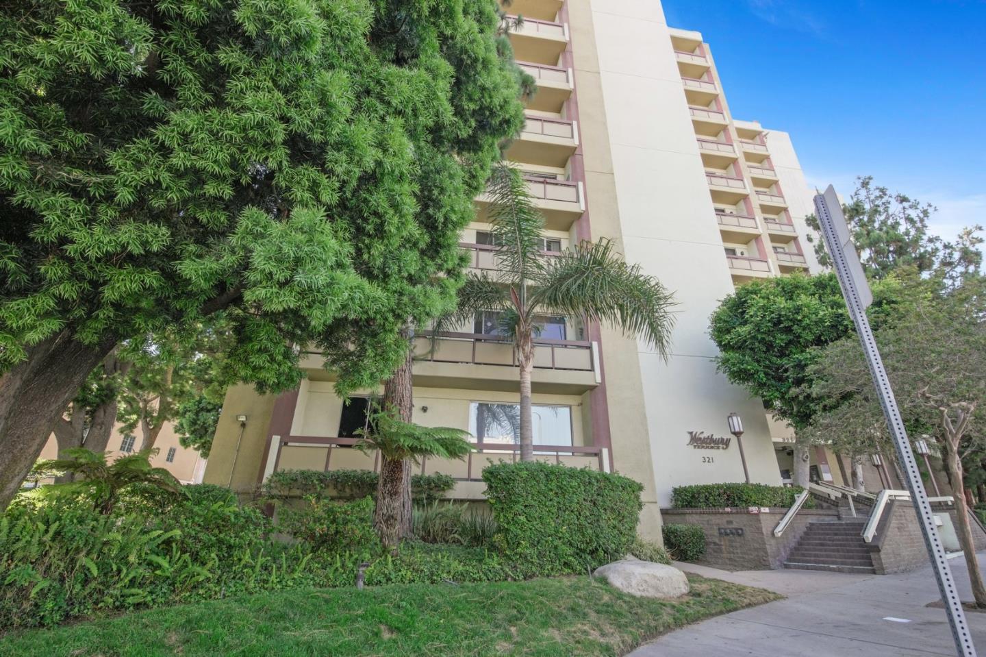 Detail Gallery Image 2 of 16 For 321 S San Vicente Blvd #101,  Los Angeles,  CA 90048 - 1 Beds | 1/1 Baths