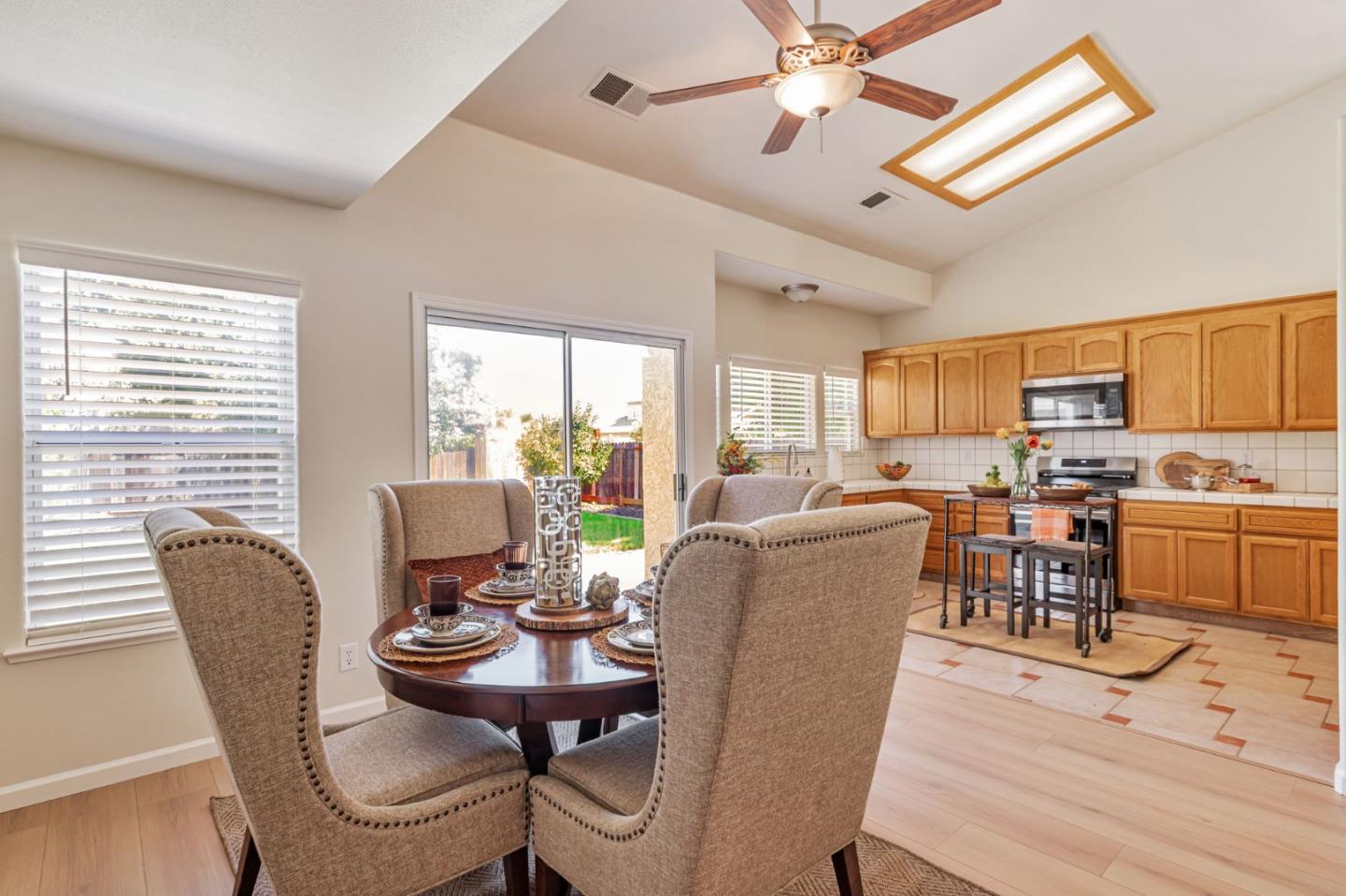 Detail Gallery Image 12 of 33 For 780 Alissa Ct, Hollister,  CA 95023 - 3 Beds | 2/1 Baths