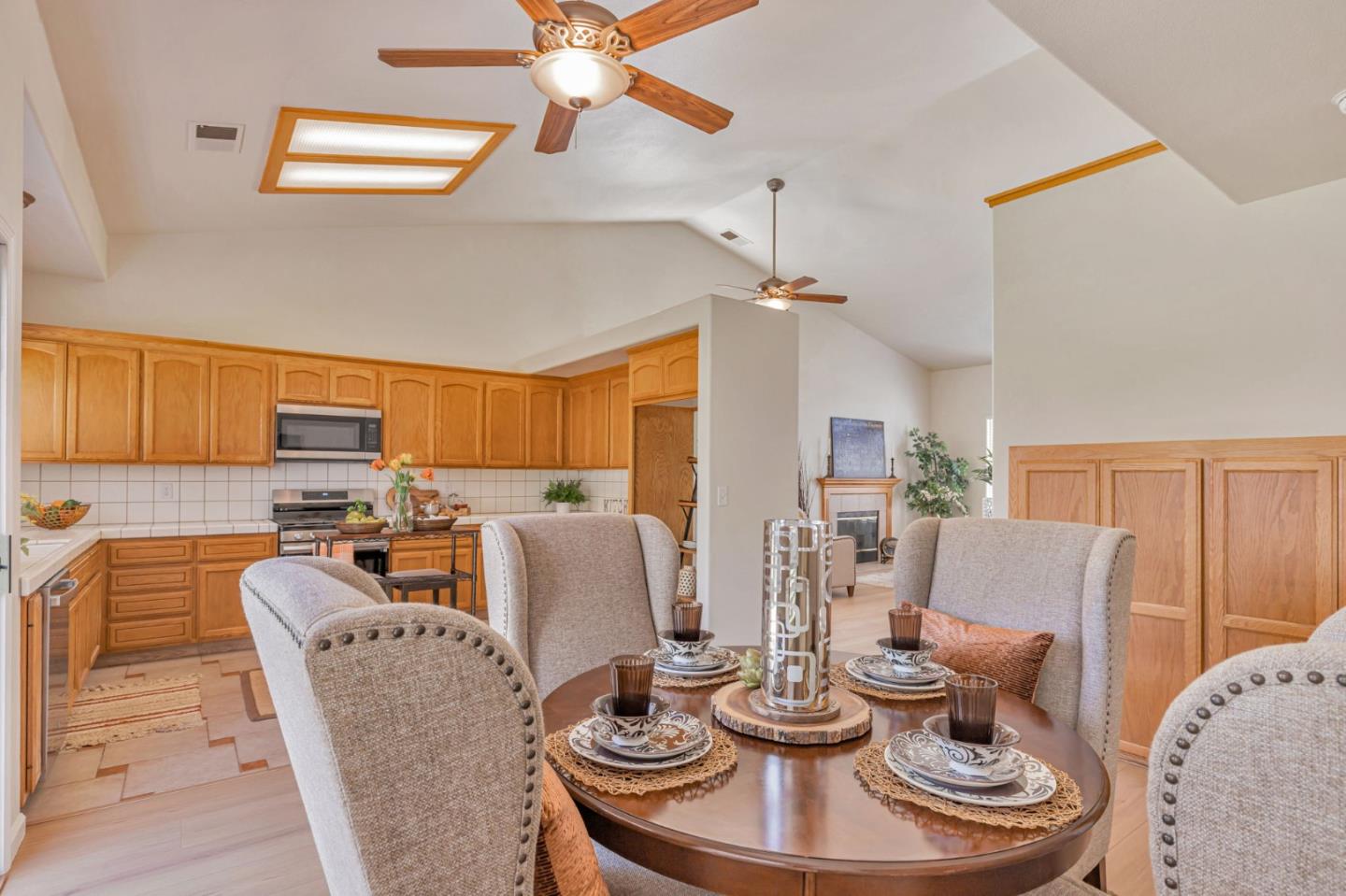 Detail Gallery Image 13 of 33 For 780 Alissa Ct, Hollister,  CA 95023 - 3 Beds | 2/1 Baths