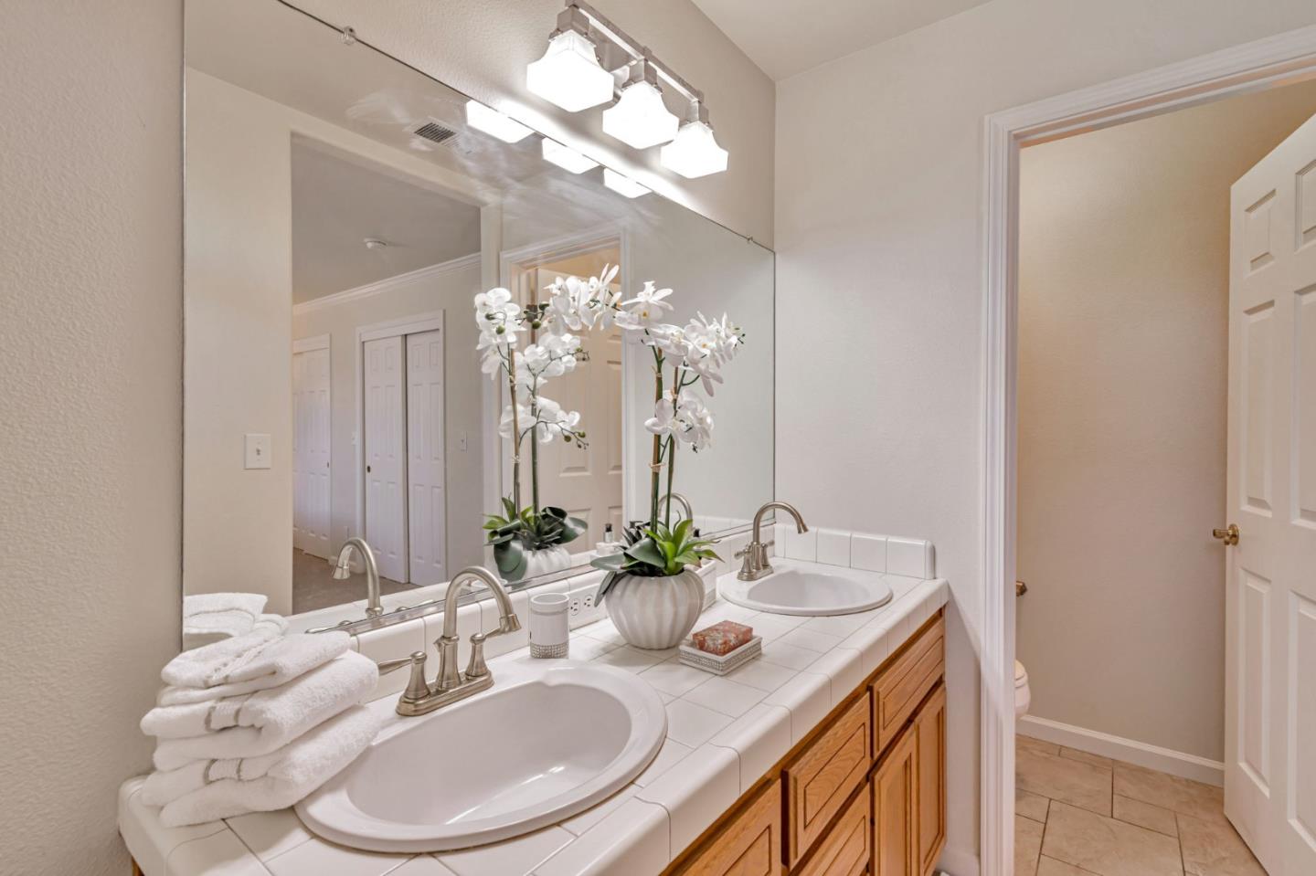 Detail Gallery Image 19 of 33 For 780 Alissa Ct, Hollister,  CA 95023 - 3 Beds | 2/1 Baths
