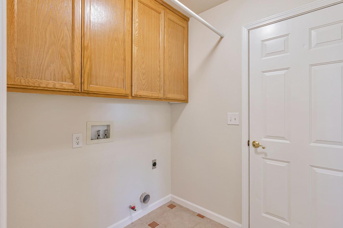 Detail Gallery Image 25 of 33 For 780 Alissa Ct, Hollister,  CA 95023 - 3 Beds | 2/1 Baths