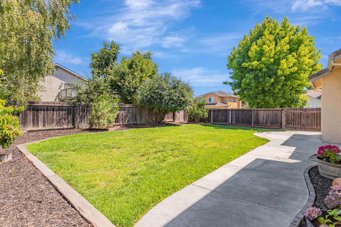 Detail Gallery Image 29 of 33 For 780 Alissa Ct, Hollister,  CA 95023 - 3 Beds | 2/1 Baths
