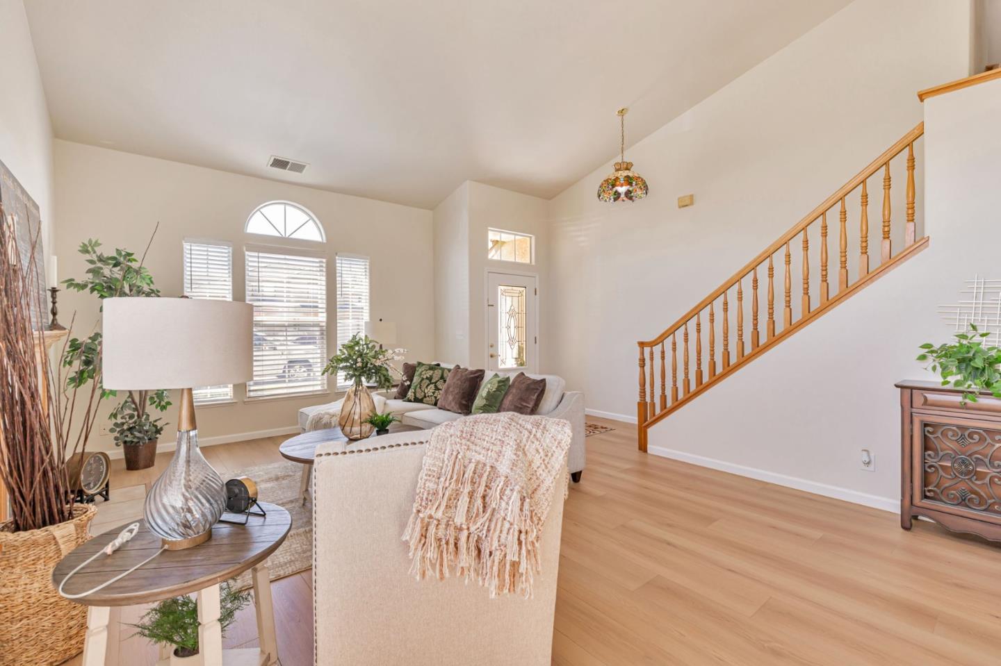 Detail Gallery Image 5 of 33 For 780 Alissa Ct, Hollister,  CA 95023 - 3 Beds | 2/1 Baths