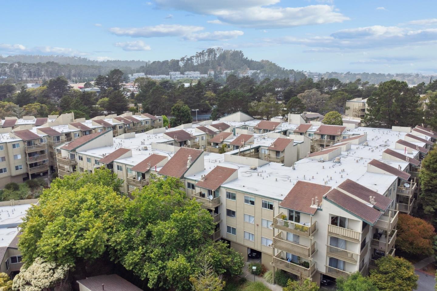 Detail Gallery Image 2 of 15 For 370 Imperial Way #218,  Daly City,  CA 94015 - 2 Beds | 2 Baths