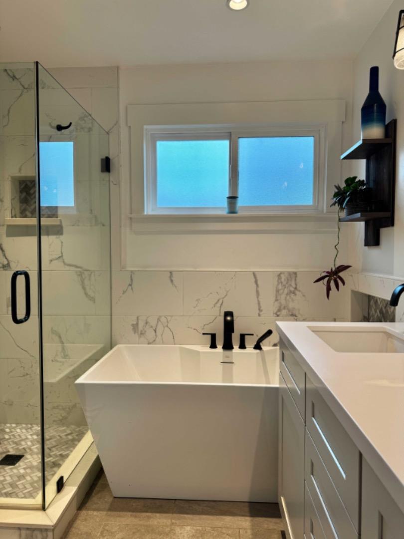 Detail Gallery Image 11 of 14 For 3308 Sycamore Pl, Carmel,  CA 93923 - 3 Beds | 2 Baths
