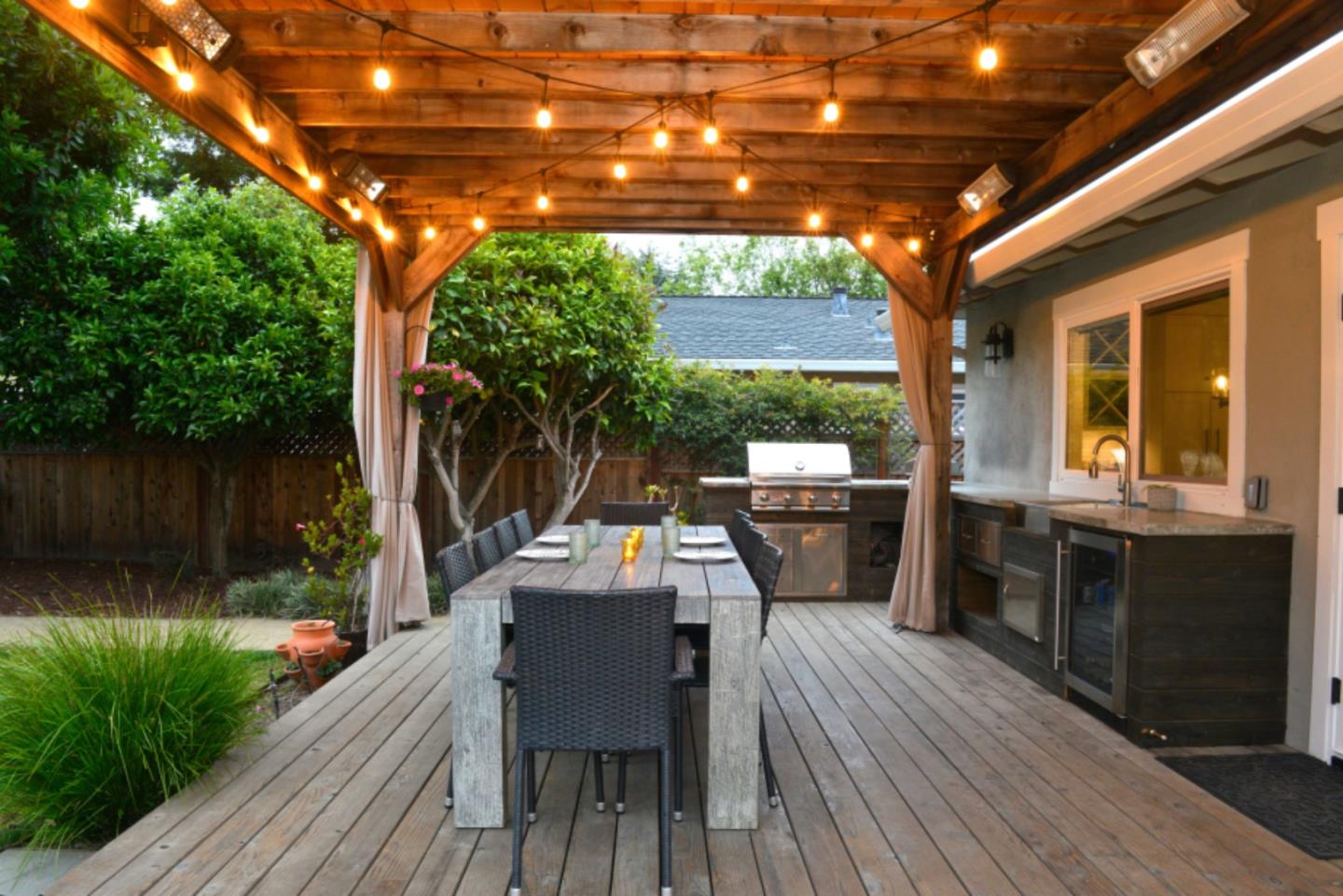 Detail Gallery Image 4 of 14 For 3308 Sycamore Pl, Carmel,  CA 93923 - 3 Beds | 2 Baths