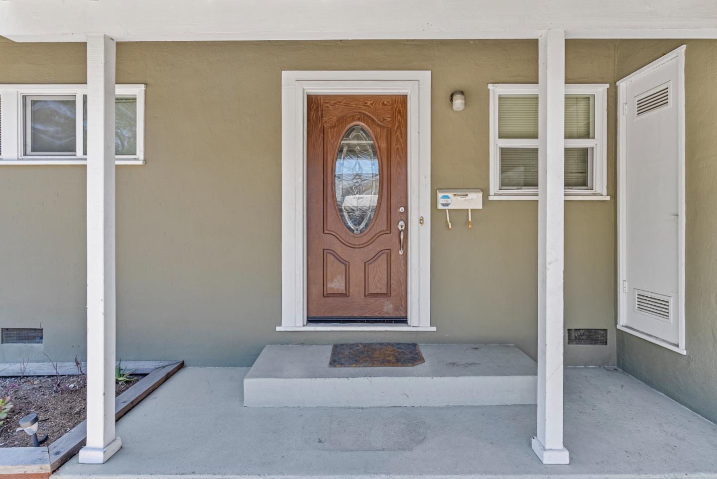 Detail Gallery Image 11 of 24 For 1638 Tyler Park Way, Mountain View,  CA 94040 - 3 Beds | 2 Baths