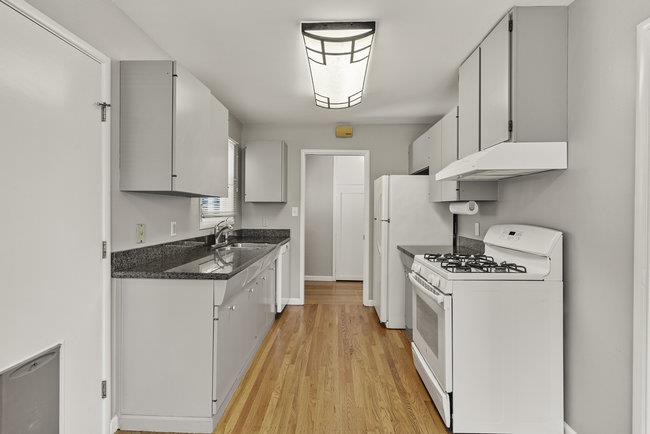 Detail Gallery Image 17 of 24 For 1638 Tyler Park Way, Mountain View,  CA 94040 - 3 Beds | 2 Baths