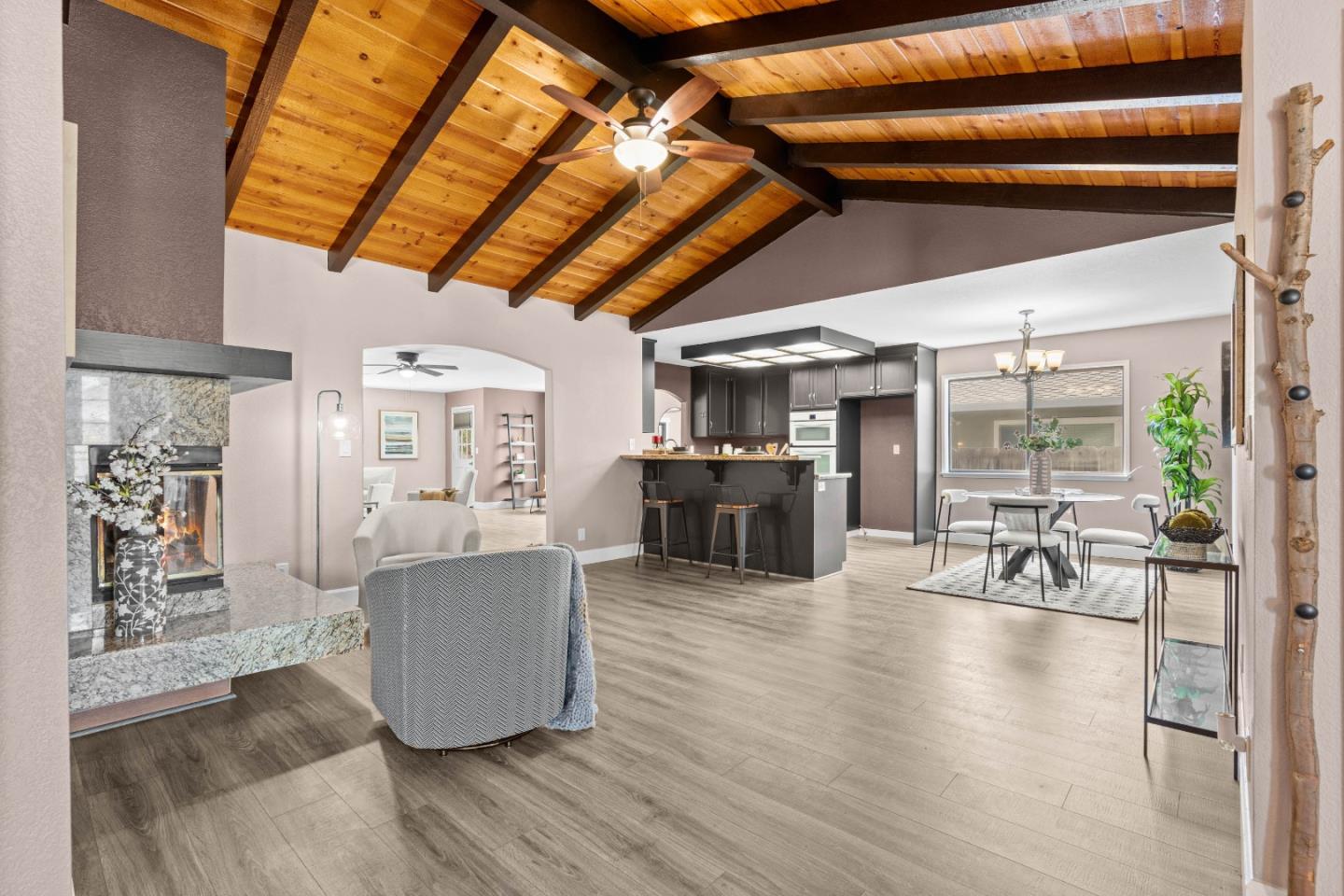 Detail Gallery Image 11 of 41 For 1031 Trinity Dr, Hollister,  CA 95023 - 3 Beds | 2 Baths