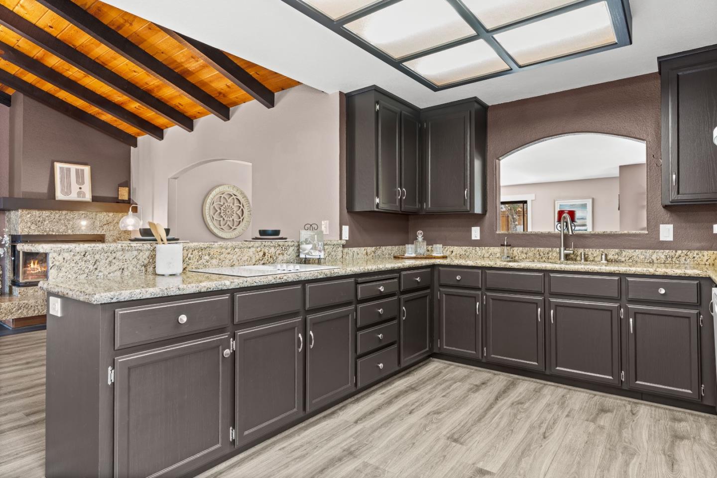 Detail Gallery Image 16 of 41 For 1031 Trinity Dr, Hollister,  CA 95023 - 3 Beds | 2 Baths
