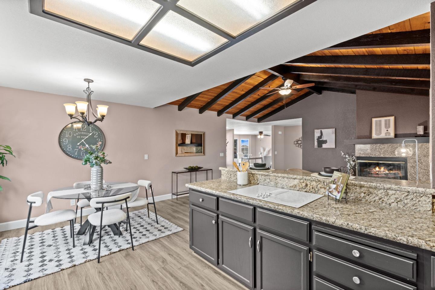 Detail Gallery Image 18 of 41 For 1031 Trinity Dr, Hollister,  CA 95023 - 3 Beds | 2 Baths