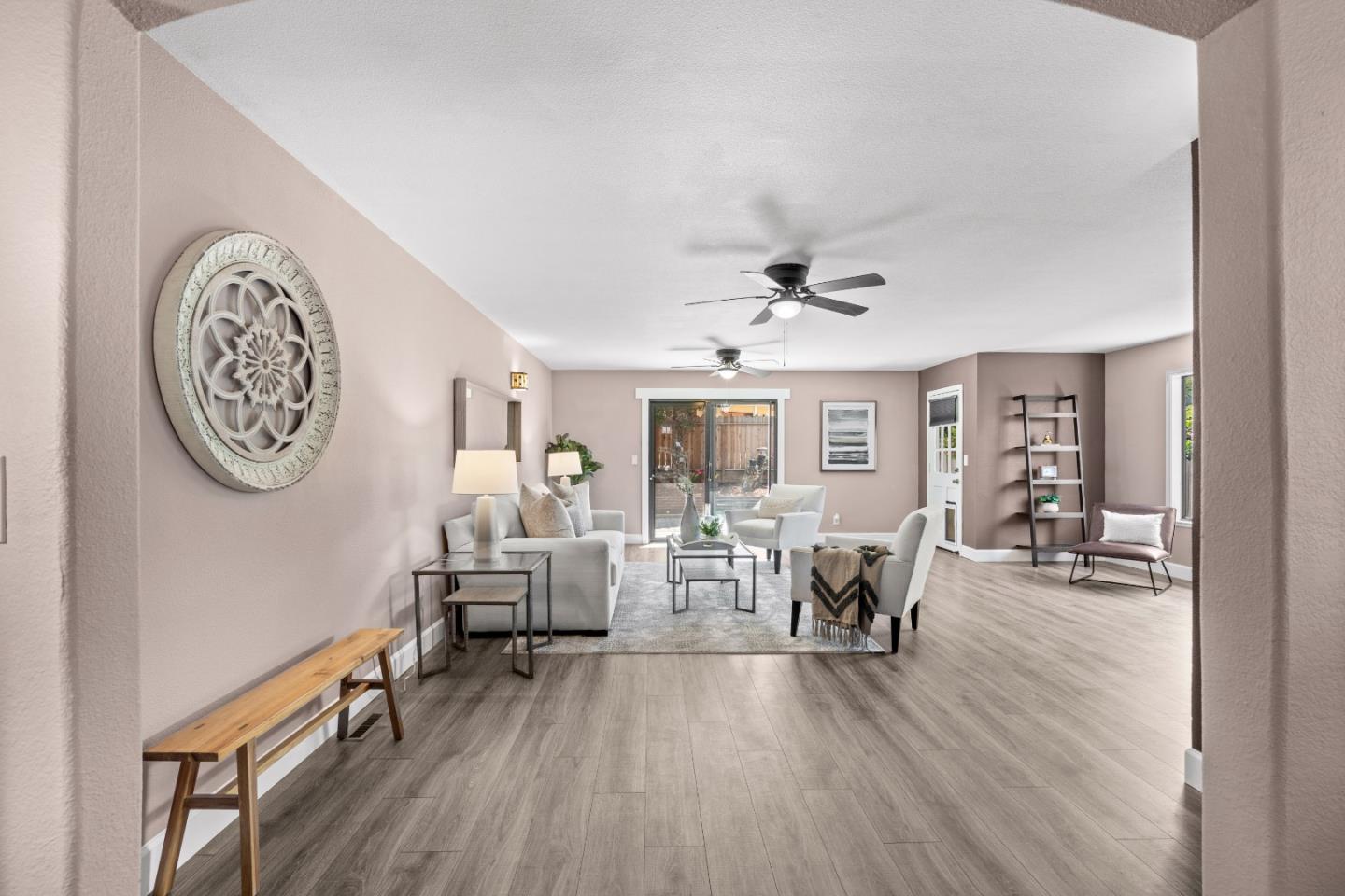 Detail Gallery Image 19 of 41 For 1031 Trinity Dr, Hollister,  CA 95023 - 3 Beds | 2 Baths