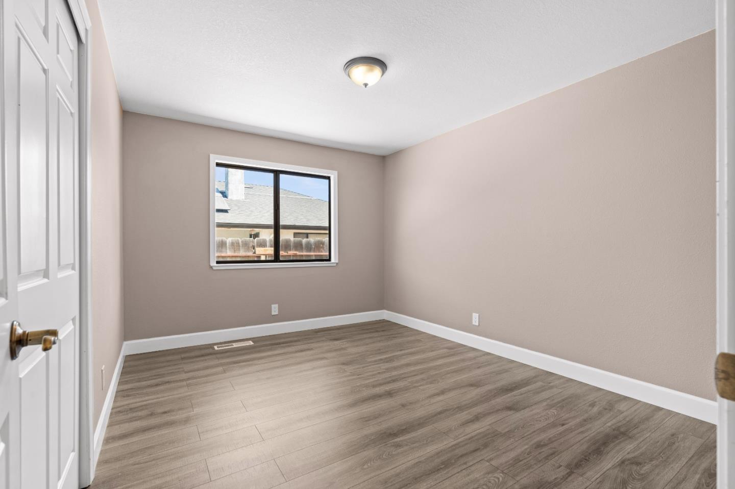 Detail Gallery Image 27 of 41 For 1031 Trinity Dr, Hollister,  CA 95023 - 3 Beds | 2 Baths