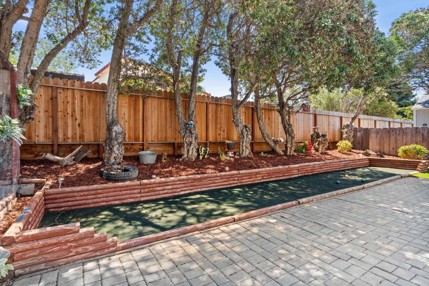 Detail Gallery Image 37 of 41 For 1031 Trinity Dr, Hollister,  CA 95023 - 3 Beds | 2 Baths