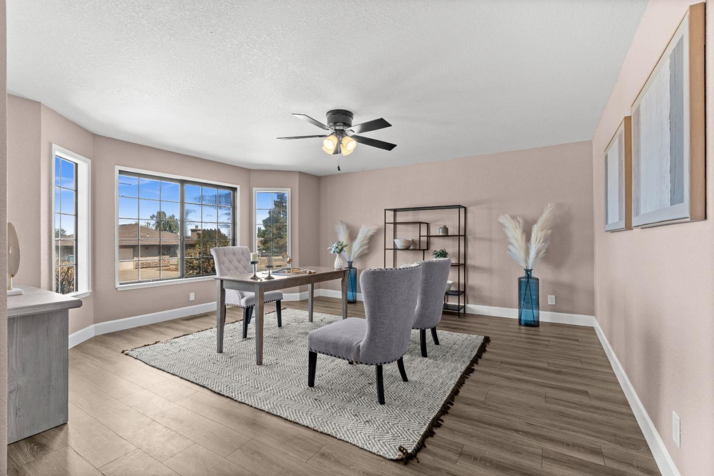 Detail Gallery Image 9 of 41 For 1031 Trinity Dr, Hollister,  CA 95023 - 3 Beds | 2 Baths