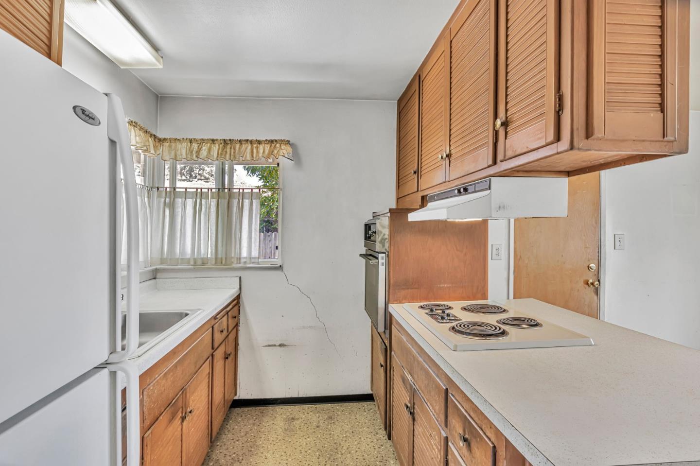Detail Gallery Image 13 of 41 For 6030 Madelaine Dr, Newark,  CA 94560 - 3 Beds | 2 Baths
