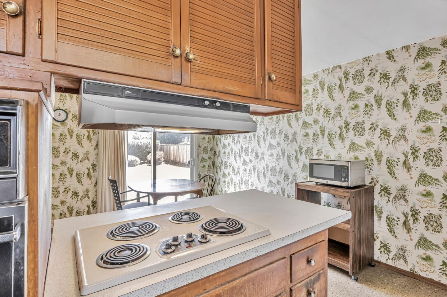 Detail Gallery Image 14 of 41 For 6030 Madelaine Dr, Newark,  CA 94560 - 3 Beds | 2 Baths