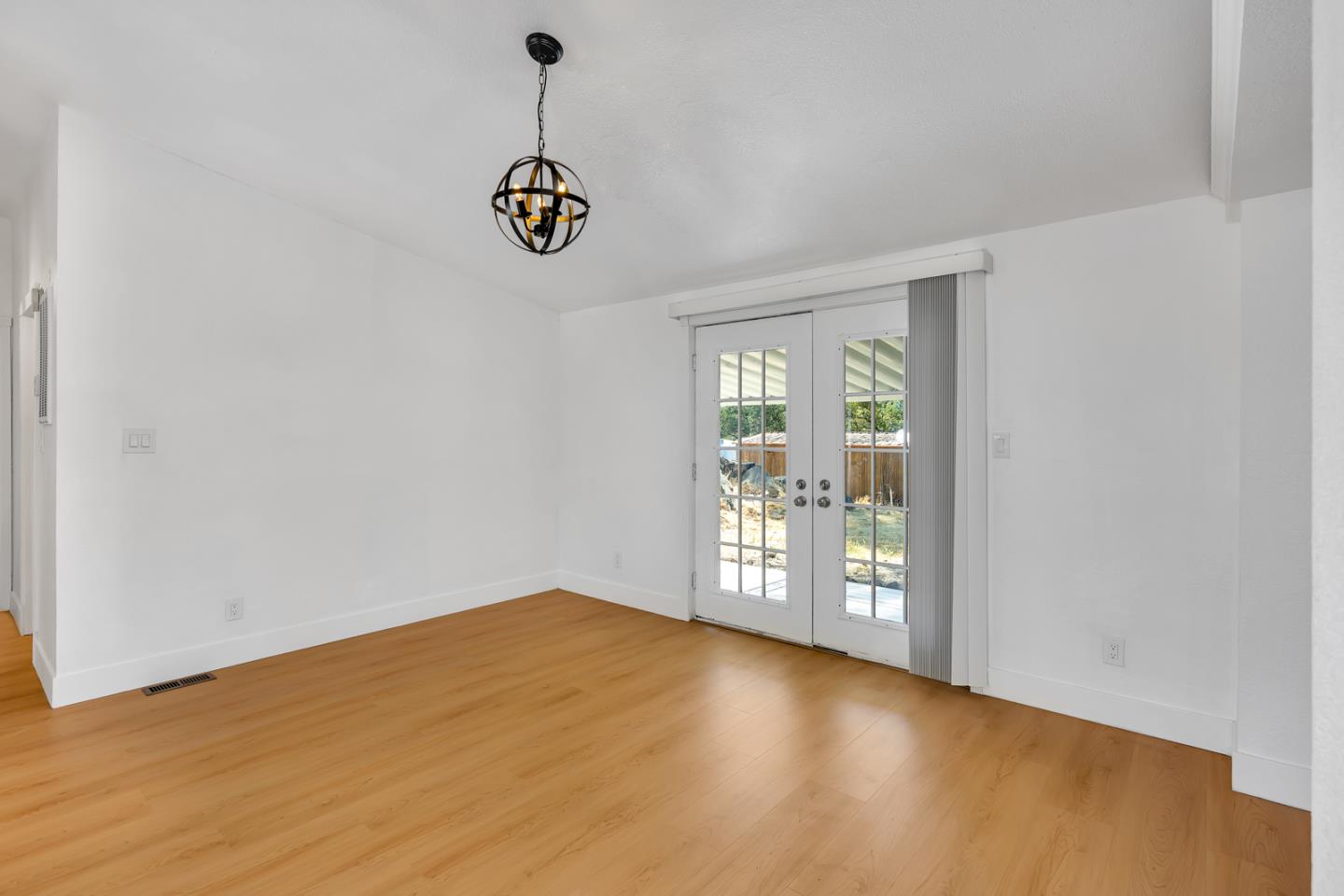 Detail Gallery Image 11 of 35 For 4028 Dawn Rd, Mariposa,  CA 95338 - 3 Beds | 2 Baths