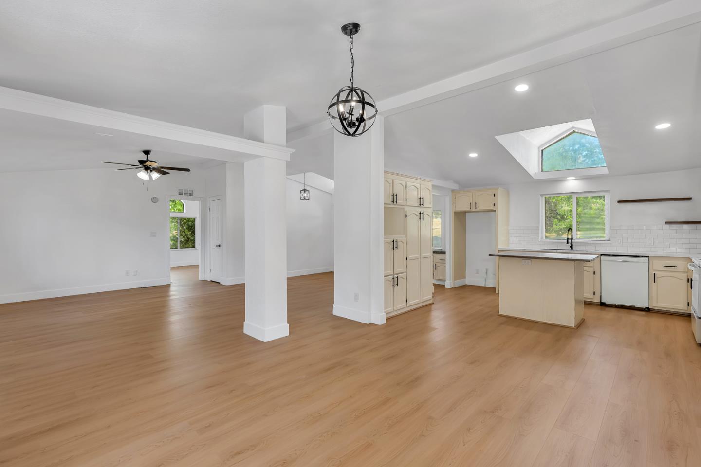 Detail Gallery Image 13 of 35 For 4028 Dawn Rd, Mariposa,  CA 95338 - 3 Beds | 2 Baths