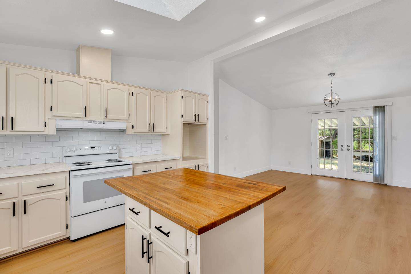 Detail Gallery Image 17 of 35 For 4028 Dawn Rd, Mariposa,  CA 95338 - 3 Beds | 2 Baths