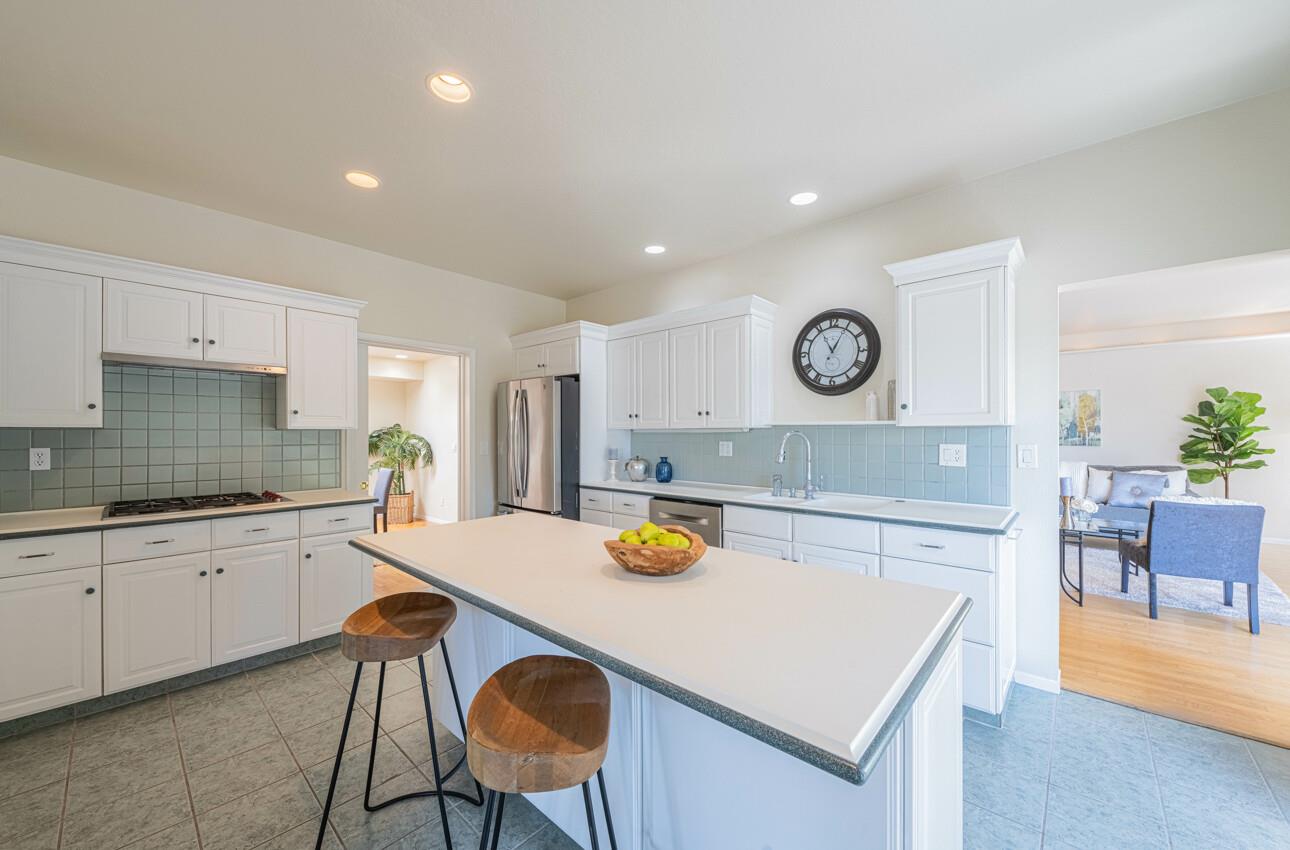 Detail Gallery Image 17 of 53 For 175 Tamarack Dr, Aptos,  CA 95003 - 3 Beds | 3 Baths