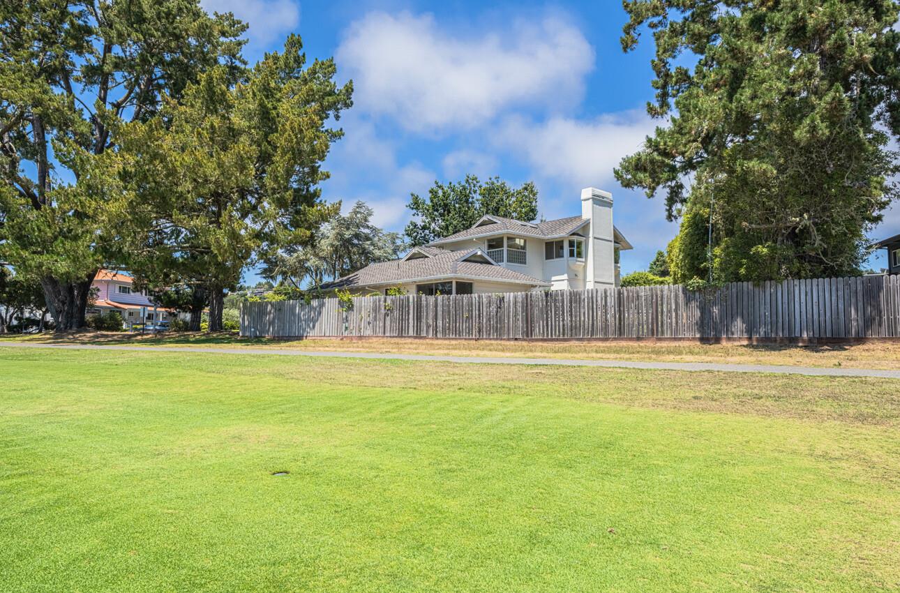 Detail Gallery Image 4 of 53 For 175 Tamarack Dr, Aptos,  CA 95003 - 3 Beds | 3 Baths