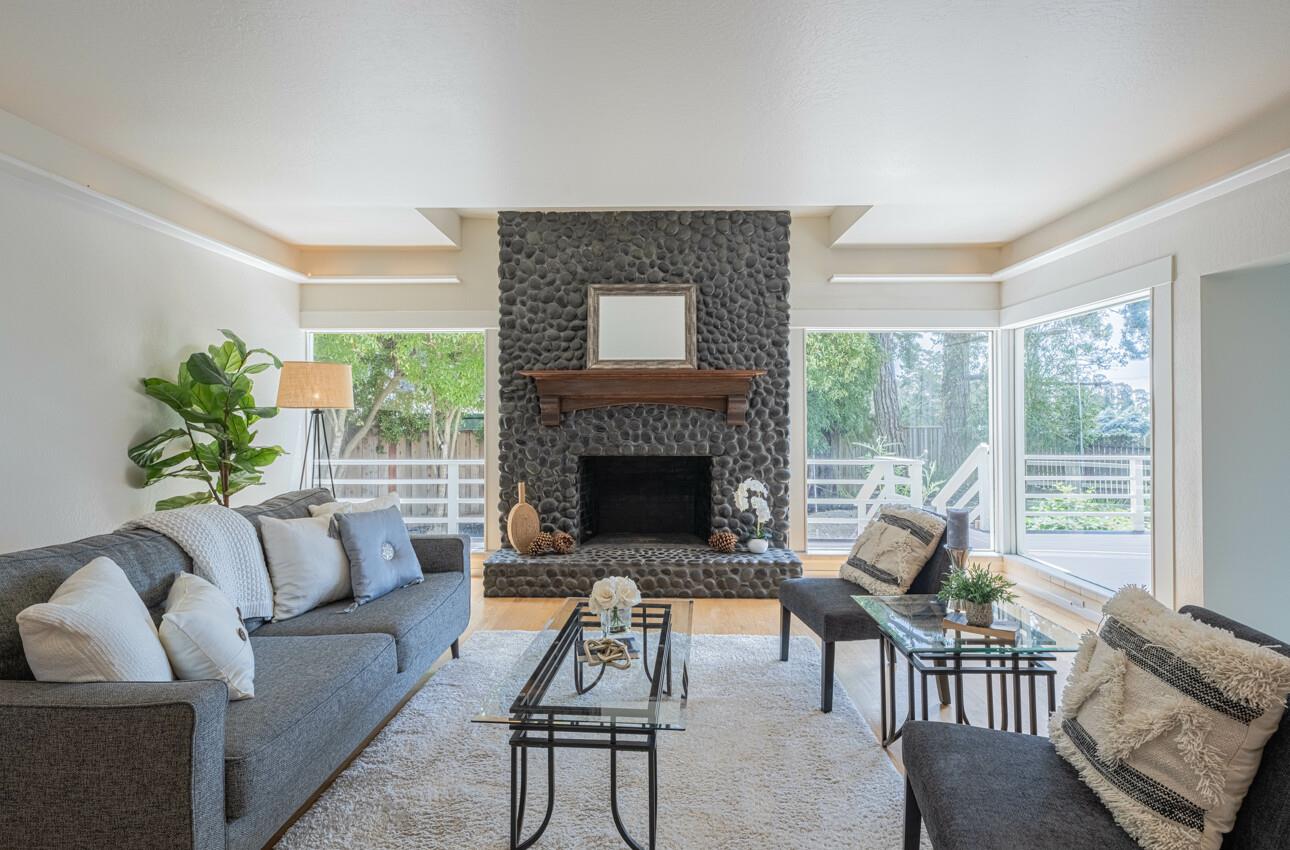 Detail Gallery Image 7 of 53 For 175 Tamarack Dr, Aptos,  CA 95003 - 3 Beds | 3 Baths