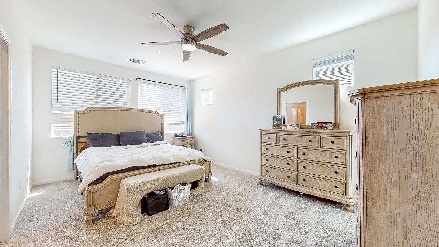 Detail Gallery Image 11 of 25 For 677 Sacramento Way, Hollister,  CA 95023 - 3 Beds | 2 Baths