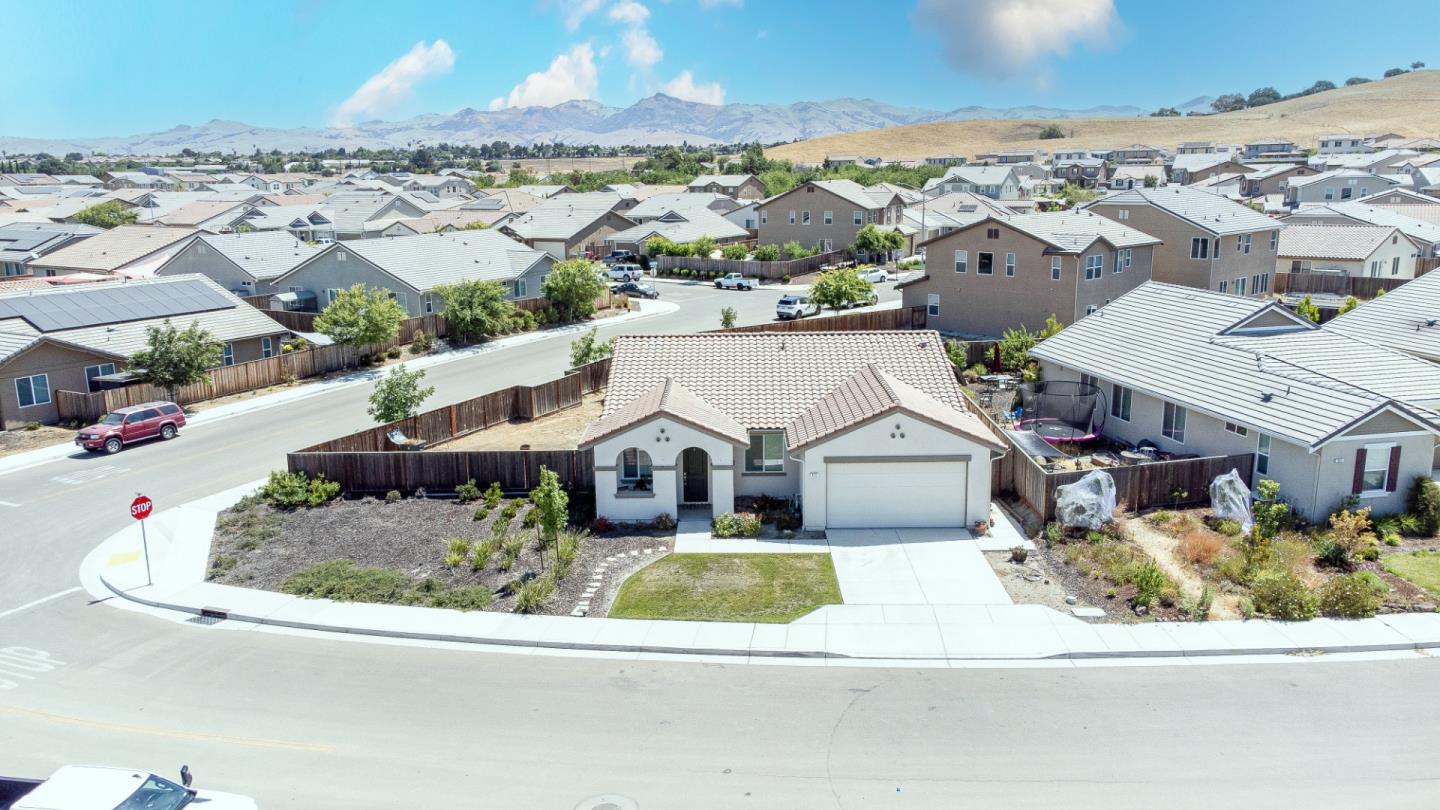 Detail Gallery Image 21 of 25 For 677 Sacramento Way, Hollister,  CA 95023 - 3 Beds | 2 Baths