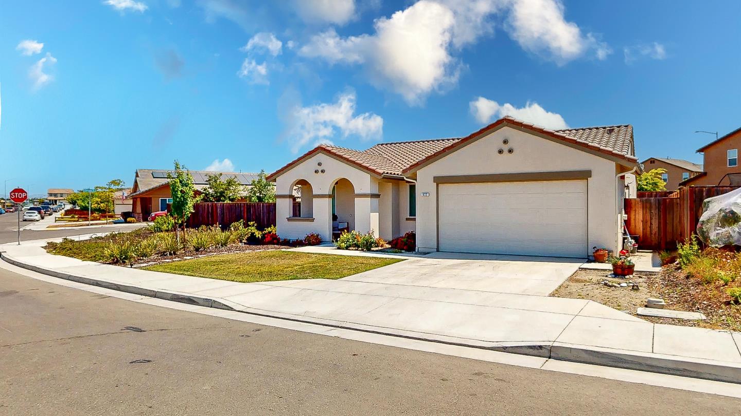 Detail Gallery Image 5 of 25 For 677 Sacramento Way, Hollister,  CA 95023 - 3 Beds | 2 Baths