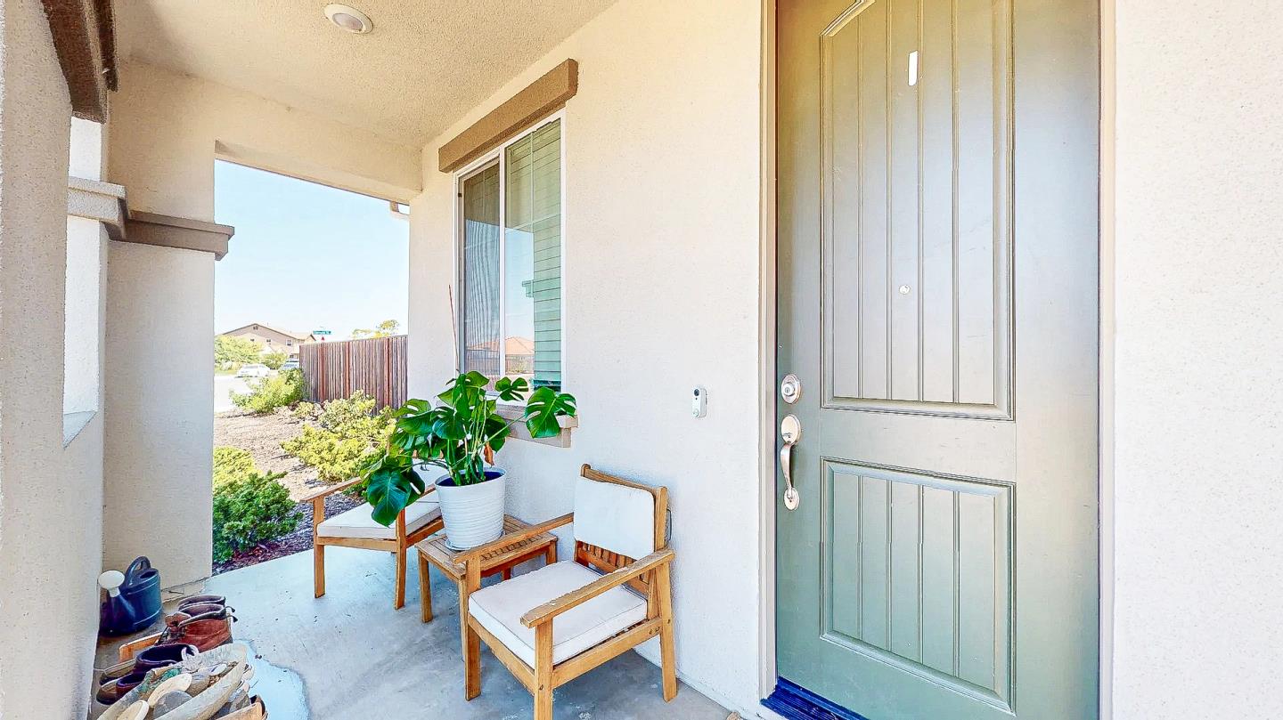 Detail Gallery Image 6 of 25 For 677 Sacramento Way, Hollister,  CA 95023 - 3 Beds | 2 Baths