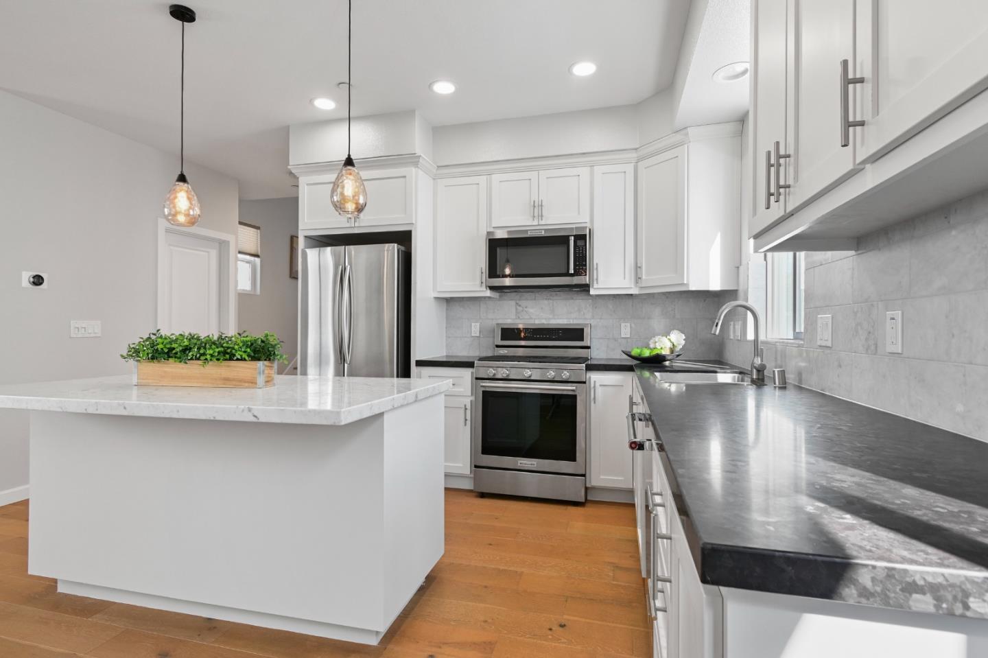 Detail Gallery Image 11 of 34 For 6245 Thornton Ave, Newark,  CA 94560 - 3 Beds | 3 Baths
