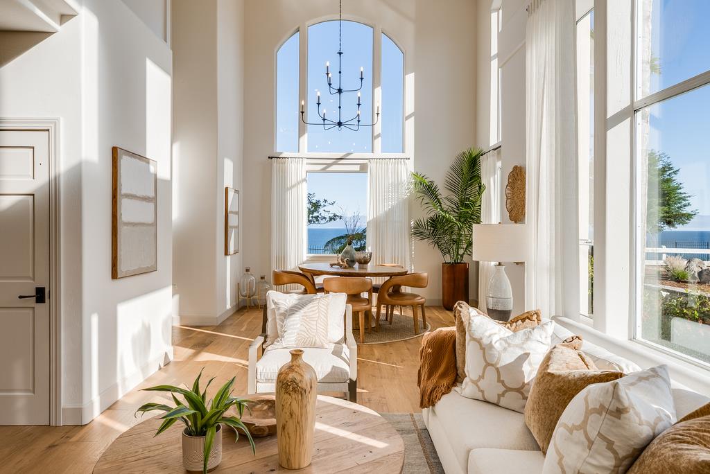 Detail Gallery Image 9 of 70 For 102 Livermore Ave, Capitola,  CA 95010 - 5 Beds | 4 Baths