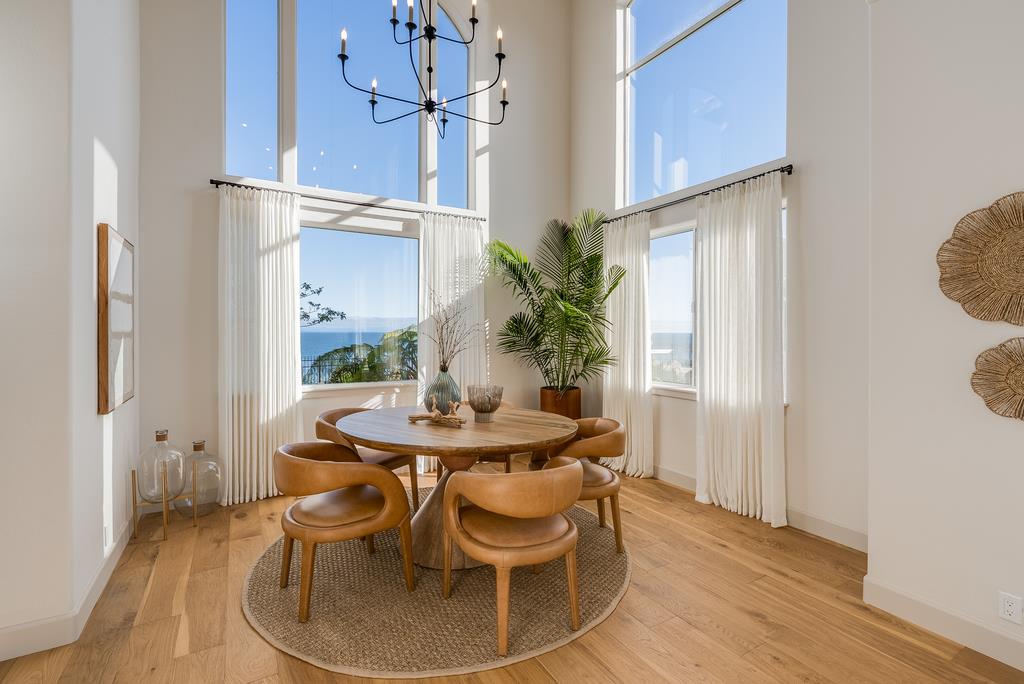 Detail Gallery Image 11 of 70 For 102 Livermore Ave, Capitola,  CA 95010 - 5 Beds | 4 Baths