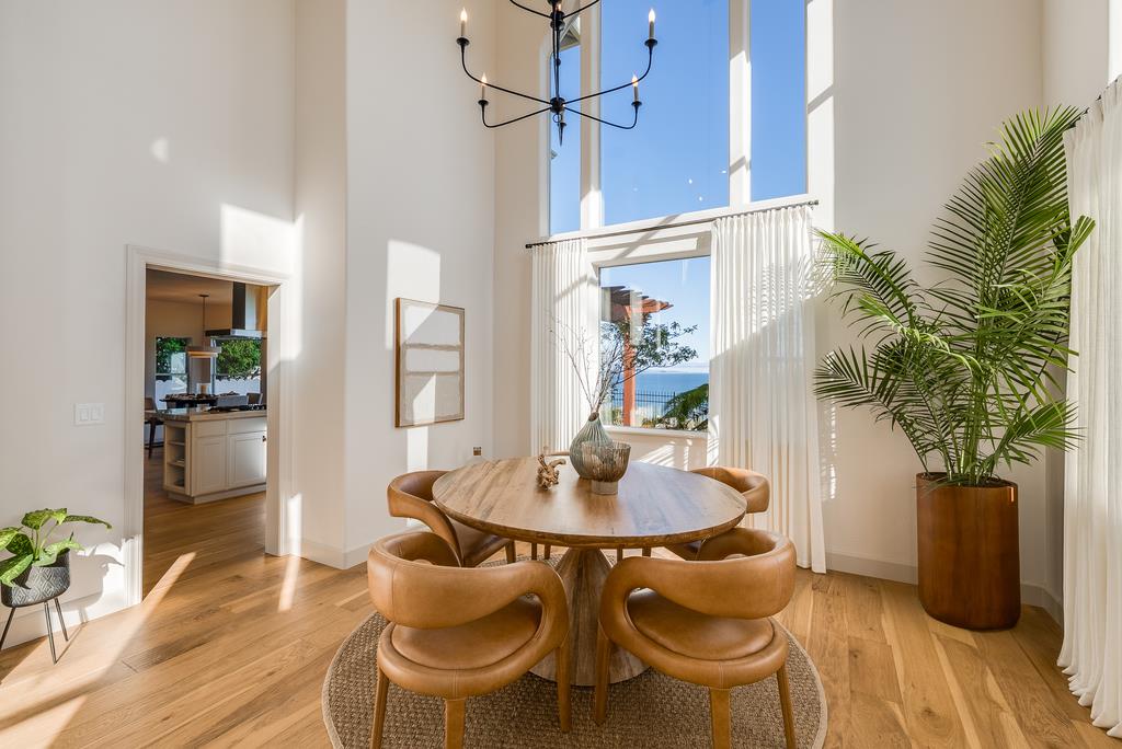 Detail Gallery Image 14 of 70 For 102 Livermore Ave, Capitola,  CA 95010 - 5 Beds | 4 Baths