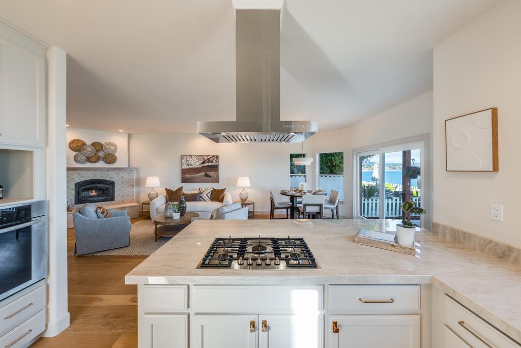 Detail Gallery Image 20 of 70 For 102 Livermore Ave, Capitola,  CA 95010 - 5 Beds | 4 Baths