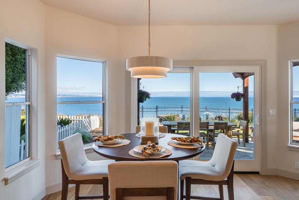 Detail Gallery Image 23 of 70 For 102 Livermore Ave, Capitola,  CA 95010 - 5 Beds | 4 Baths
