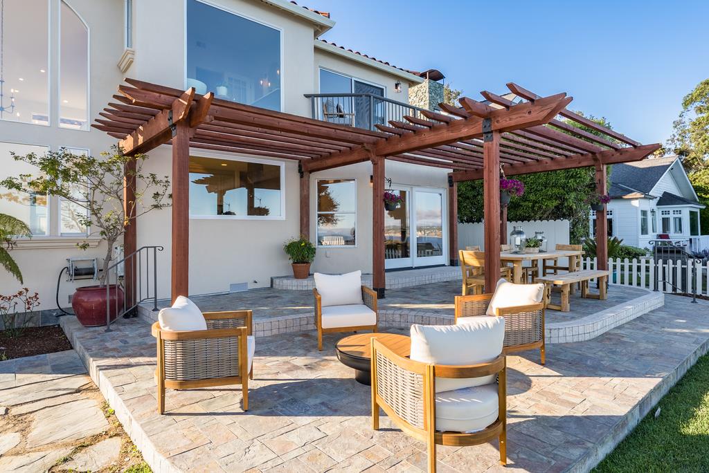 Detail Gallery Image 26 of 70 For 102 Livermore Ave, Capitola,  CA 95010 - 5 Beds | 4 Baths