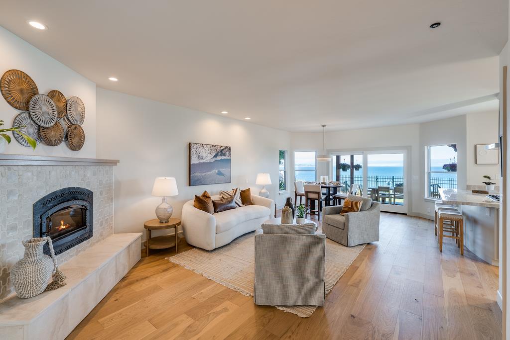Detail Gallery Image 29 of 70 For 102 Livermore Ave, Capitola,  CA 95010 - 5 Beds | 4 Baths