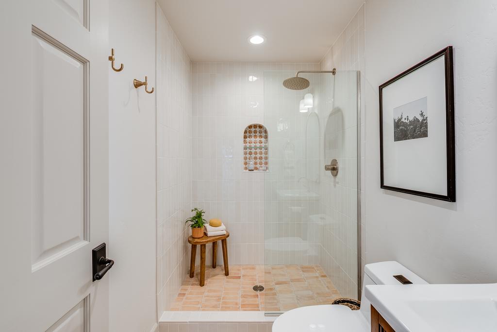 Detail Gallery Image 32 of 70 For 102 Livermore Ave, Capitola,  CA 95010 - 5 Beds | 4 Baths
