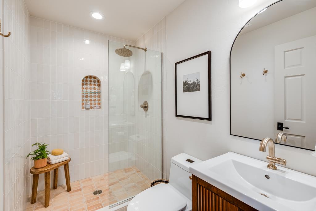 Detail Gallery Image 33 of 70 For 102 Livermore Ave, Capitola,  CA 95010 - 5 Beds | 4 Baths