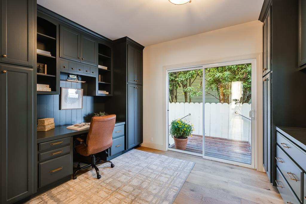 Detail Gallery Image 35 of 70 For 102 Livermore Ave, Capitola,  CA 95010 - 5 Beds | 4 Baths