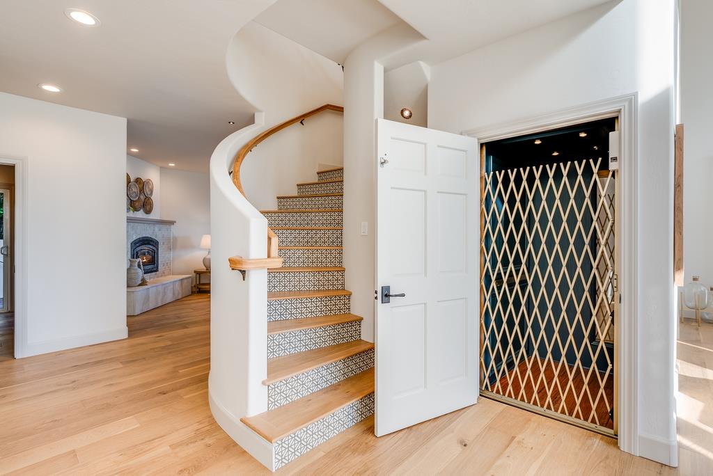 Detail Gallery Image 40 of 70 For 102 Livermore Ave, Capitola,  CA 95010 - 5 Beds | 4 Baths