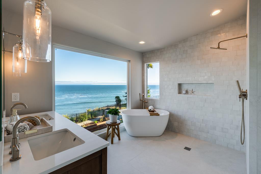 Detail Gallery Image 47 of 70 For 102 Livermore Ave, Capitola,  CA 95010 - 5 Beds | 4 Baths