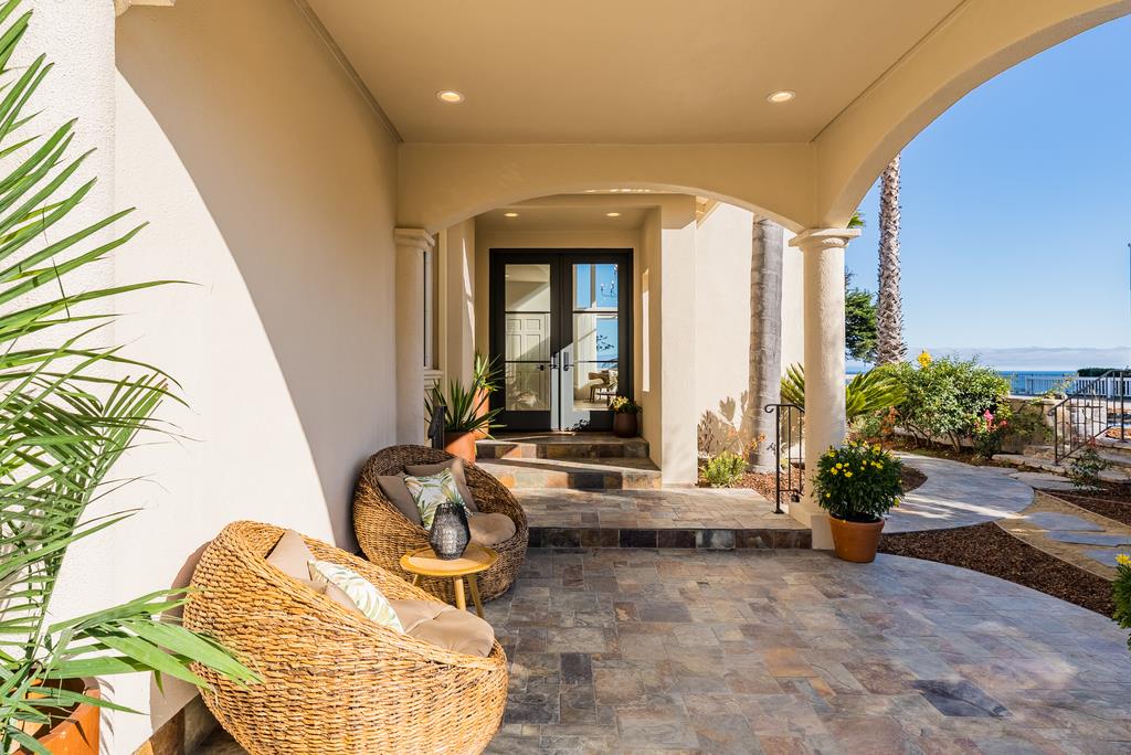 Detail Gallery Image 4 of 70 For 102 Livermore Ave, Capitola,  CA 95010 - 5 Beds | 4 Baths